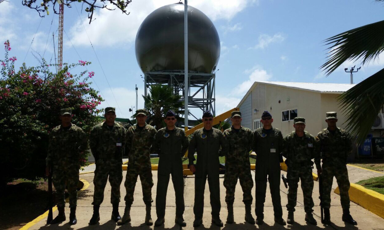Comandante Fuerza Aérea visita el Archipiélago de San Andrés 