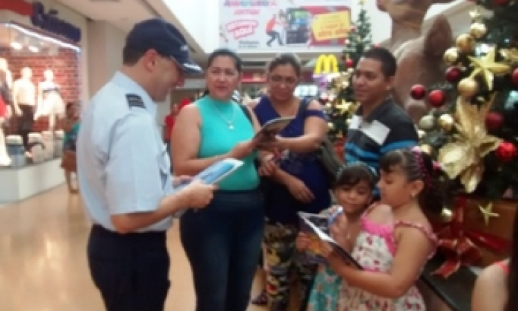 Fuerza Aérea Colombiana celebra sus 96 años en el Centro Comercial Gran Plaza del Sol