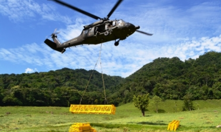 Fuerza Aérea transportó puente veredal a El Calvario