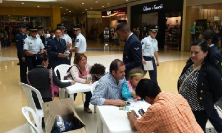 ESUFA y CAMAN celebran aniversario de la Fuerza Aérea Colombiana