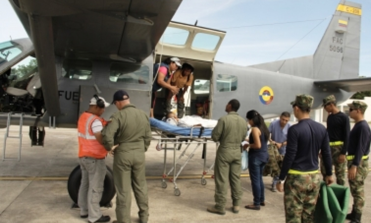 La Fuerza Aérea Colombiana transporta a Soldado en delicado estado de salud