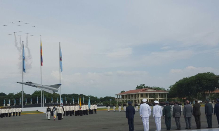 Cérémonie de promotion de nouveaux sous-lieutenants de la Force Aérienne Colombienne