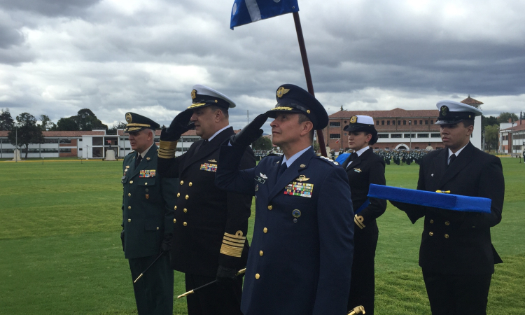 Commandant de la Force Aérienne a été promu Lieutenant-Général