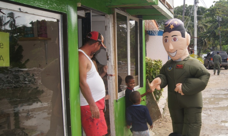 Brigada de Salud en el Barrio Nueva Guinea