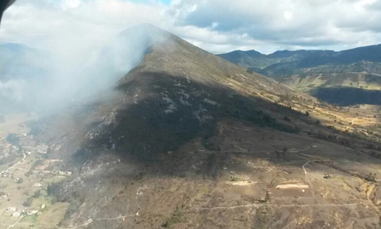 Force Aérienne éteint trois incendies de forêt