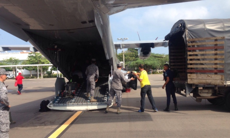 Aeronave de la Fuerza Aérea llega a la Guajira cargada de regalos