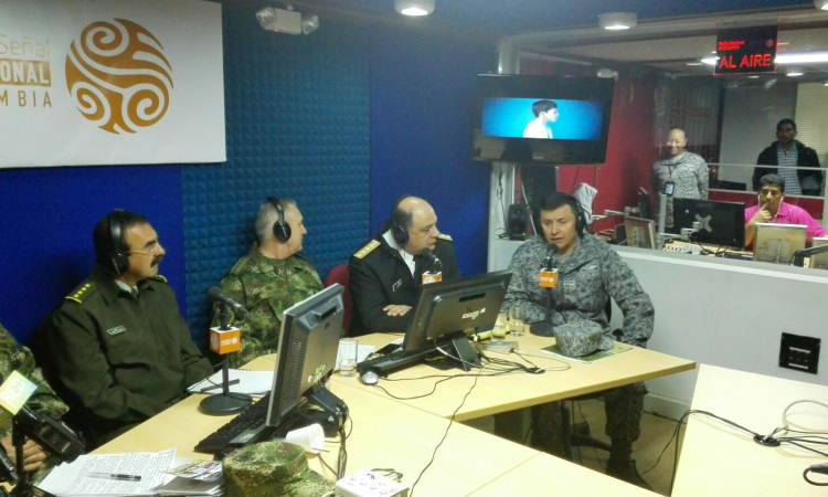 Le Commandant de la Force Aérienne a visité la station radio « Radiodifusora Nacional »