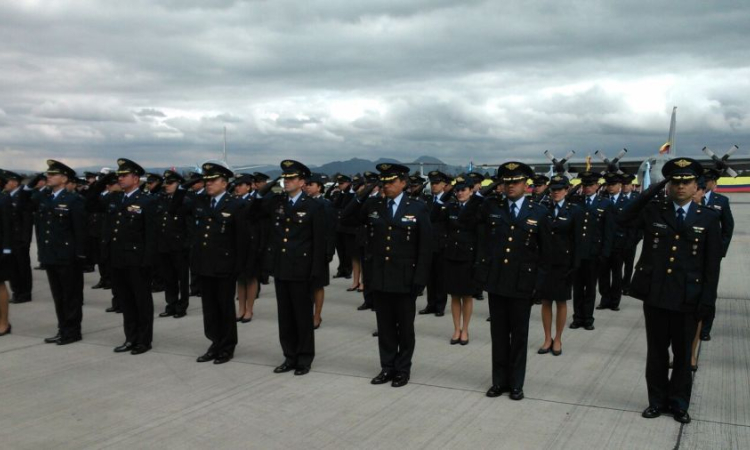 Les femmes et les hommes de l’air sont promus lors d’une importante cérémonie militaire dans le CATAM