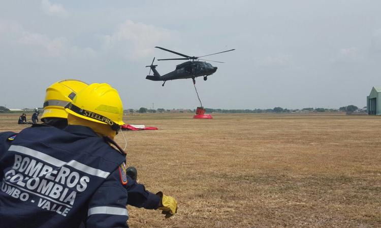 Fuerza Aérea lista para apoyar amenaza de incendios forestales en el Valle del Cauca