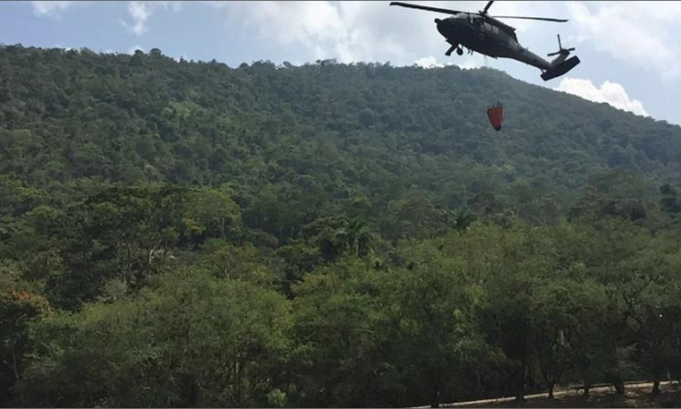 Fuerza Aérea atiende incendio forestal en Norte de Santander