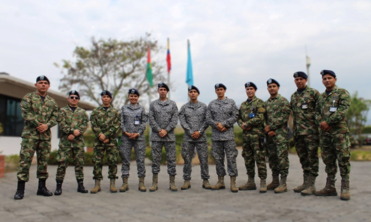 Imposición de boinas en el Grupo Aéreo del Casanare