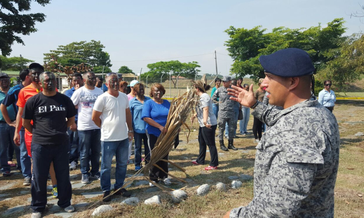 Fuerza Aérea Colombiana celebra el día del periodista con comunicadores del Valle del Cauca