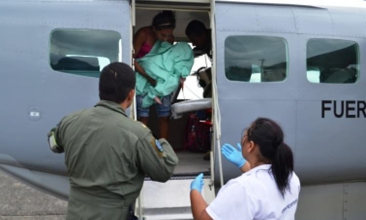 Bebé con neumonía es trasladado por la Fuerza Aérea en el Meta