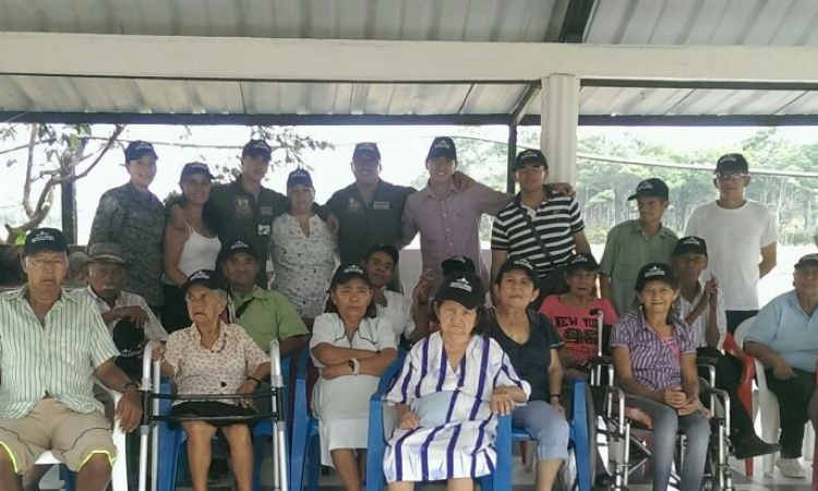 Familias de la Fuerza Aérea se unieron para apoyar a adultos mayores de Villavicencio 