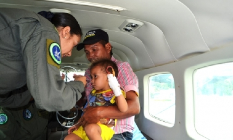 Fuerza Aérea traslada un menor con neumonía desde Cumaribo hasta Villavicencio