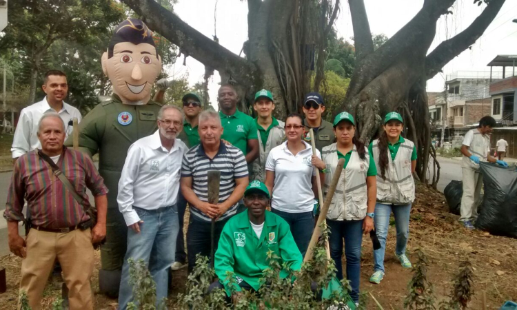 EMAVI y CACOM 7 trabajan por el medio ambiente en las comunas de Cali