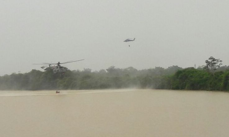 Fuerza Aérea continúa realizando apoyo para controlar incendio en el Chocó