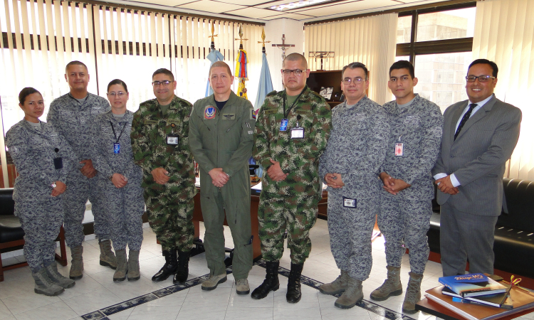 EPFAC recibe visita del equipo administrador del simulador "J-CATS"