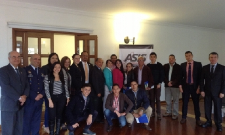 Se fortalecen lazos de cooperación entre Asis, Andross y la Escuela de Postgrados de la Fuerza Aérea