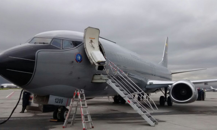 Ayuda humanitaria y avión ambulancia FAC parte para Ecuador 