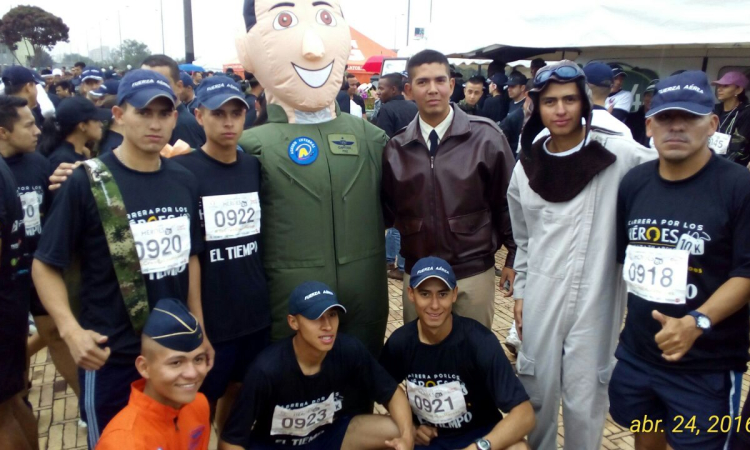 Fuerza Aérea apoya a nuestros héroes en la carrera 10k