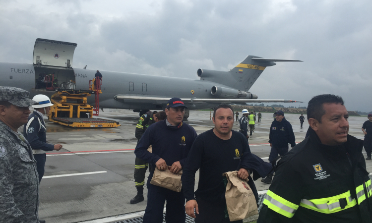 Fuerza Aérea trajo de regreso a socorristas colombianos 