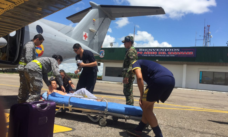 Fuerza Aérea realiza traslado aeromédico de un hombre de 44 años quien sufrió un infarto