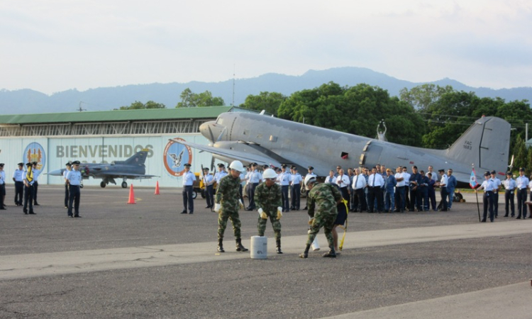 Fuerza Aérea Colombiana fortalece la seguridad operacional en el CACOM No.1