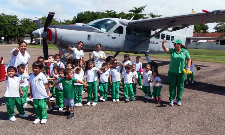 Niños del Instituto Campestre Santa Teresita fueron “Pilotos por un Día”