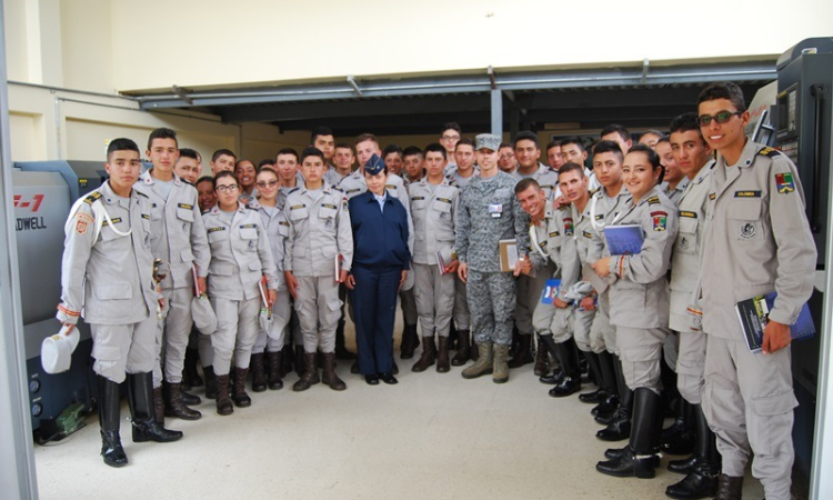 Esufa como proyecto de vida para jóvenes del Colegio Militar Coronel Juan José Rondón