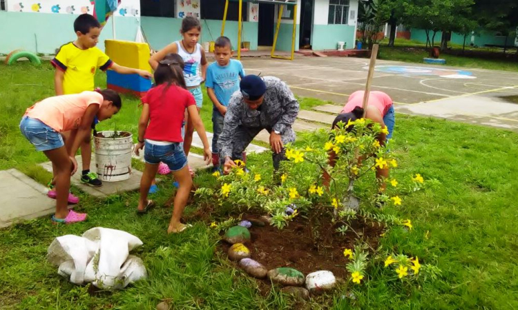 Fuerza Aérea y comunidad, unidos por la vereda Santa Rosa