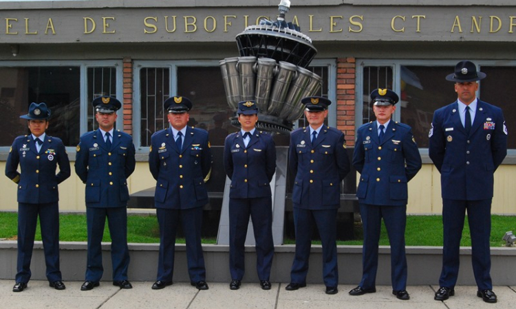 Clausura del tercer curso de Instructores de Entrenamiento Básico Militar