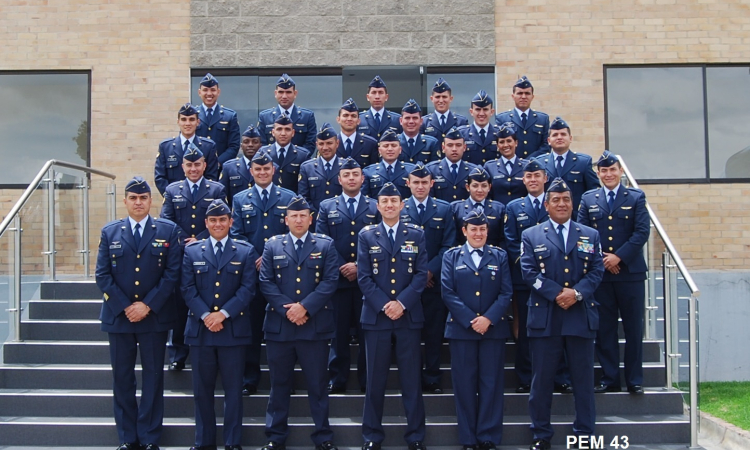 Clausura "Programa de Educación Militar"