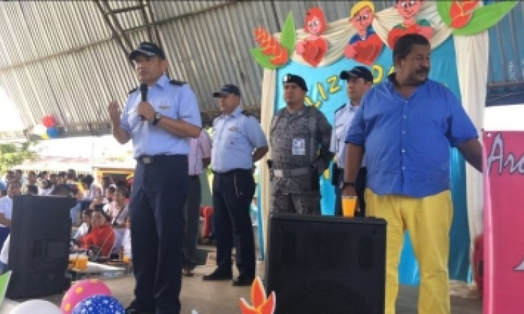 CACOM 6 acompaña celebración del Día de la Familia en Solano, Caquetá