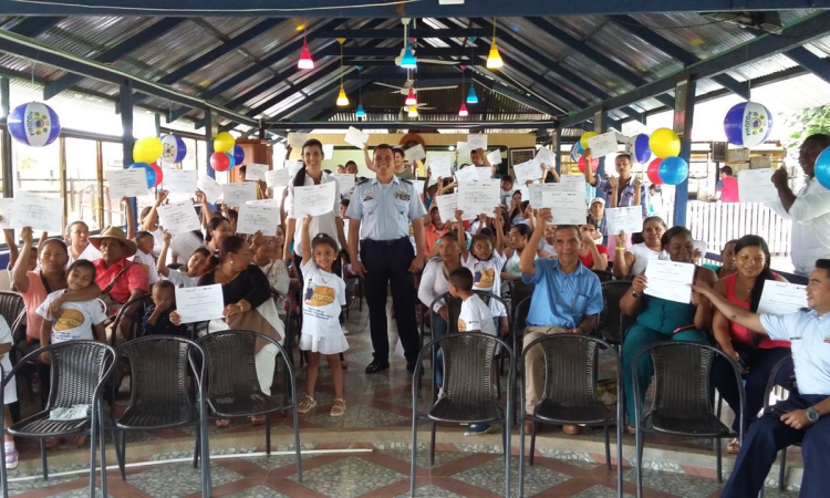 La Fuerza Aérea Colombiana educa a 1.480 familias del Vichada