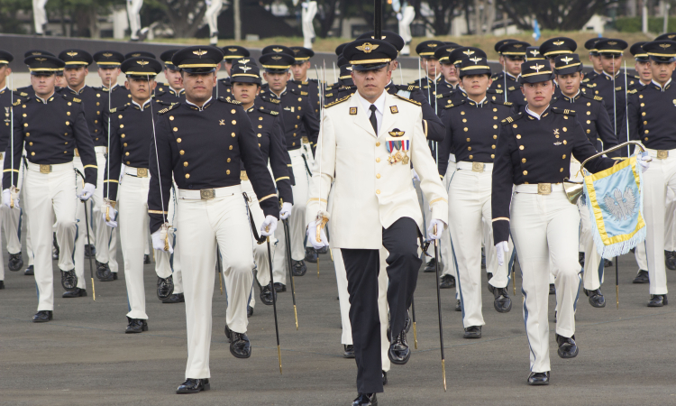 Fuerza Aérea Colombiana realiza convocatorias dirigidas a bachilleres y profesionales en diferentes ciudades del país.  