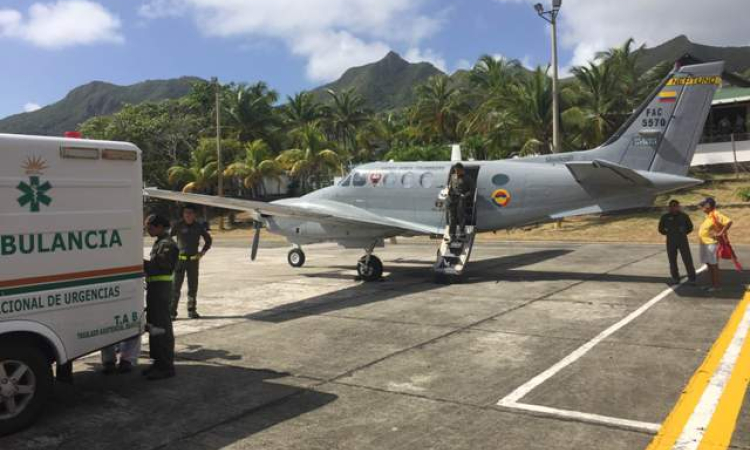 Grupo Aéreo del Caribe traslada a mujer con 80 años de edad