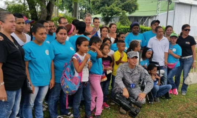 Fuerza Aérea Colombiana y el Despacho de la Gestora Social del Valle continúan labores de responsabilidad Social en el Surocciente del País.