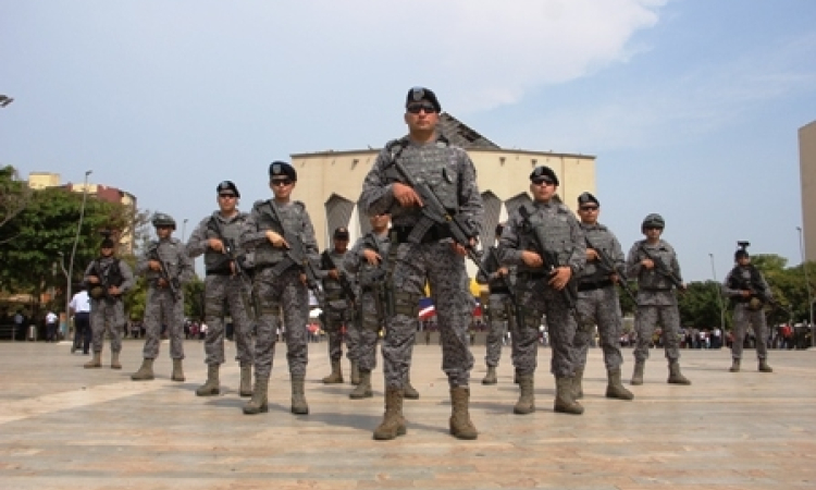 Damas y caballeros del aire presentes en el desfile de la victoria en el Atlántico