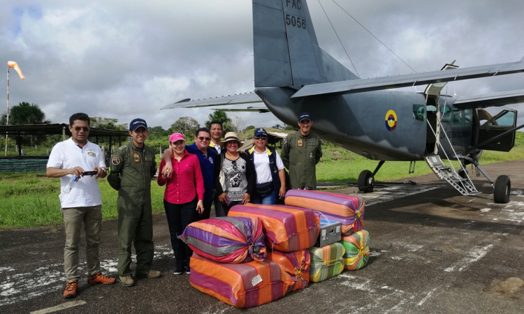 Fuerza Aérea brinda ayuda a los corregimientos del Amazonas afectados por desbordamiento del río Putumayo