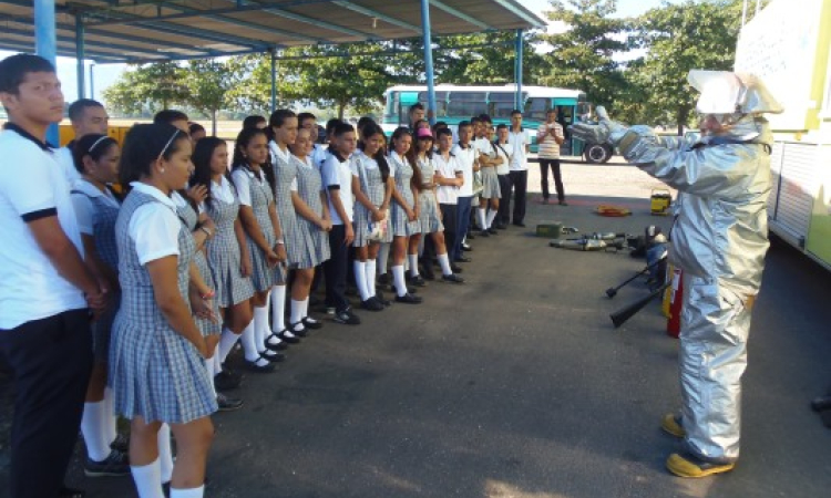 Jóvenes del Instituto Técnico Alfonso López conocieron la misión de la Base Aérea de Palanquero