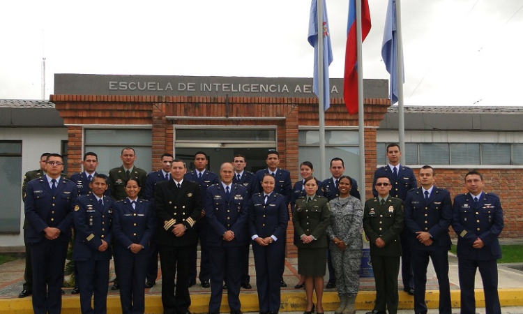 EPFAC inicia diplomados en inteligencia aérea 