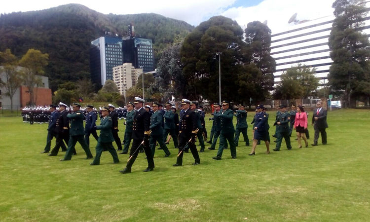 Profesionales Oficiales de la Reserva de las Fuerzas Militares llegan a sus 40 años