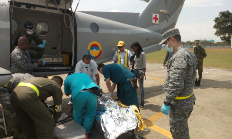 Fuerza Aérea salva la vida de dos personas afectadas por graves quemaduras en su cuerpo 