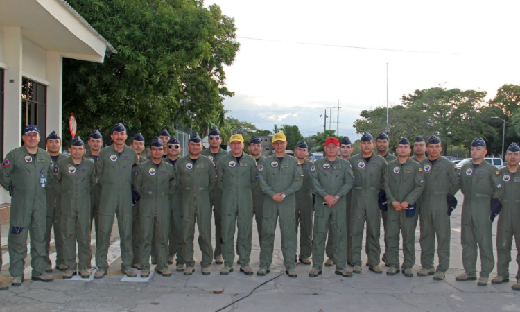 Se realizó ensayo de la revista aérea para el 20 de Julio