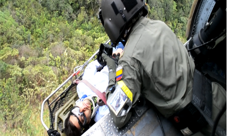 Evacuado biólogo atrapado en derrumbe 