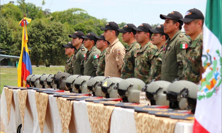 14 oficiales Mexicanos y Colombianos vivieron la experiencia de volar solos un helicóptero en los cielos Tolimenses