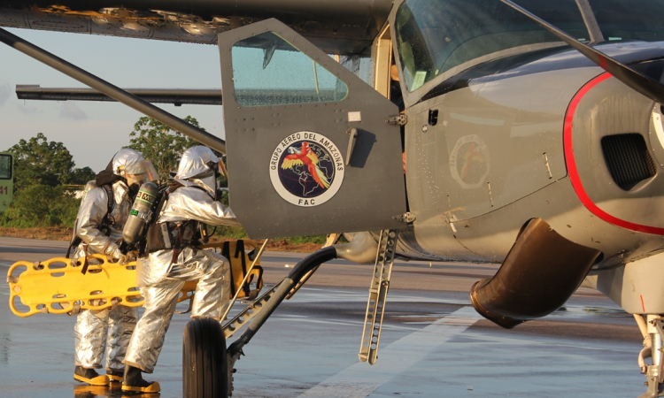 Soldados del GAAMA se capacitan como Bomberos Aeronáuticos 