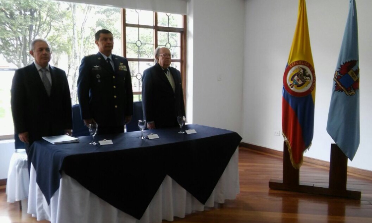 Presidente Honorario de la Academia de Historia Aérea 