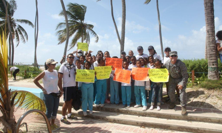 Fuerza Aérea se compromete con el cuidado del medio ambiente en el Caribe colombiano 